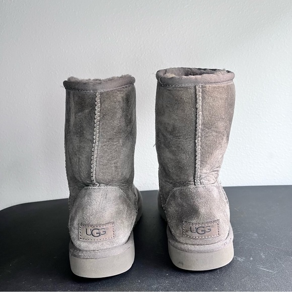 UGG Classic short grey boots sz: 6 - Picture 5 of 10